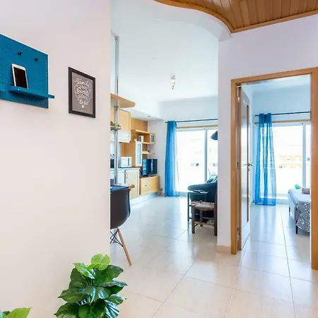 Behappy Top Floor Sunny Balcony With Relaxing Lounge * 波尔蒂芒