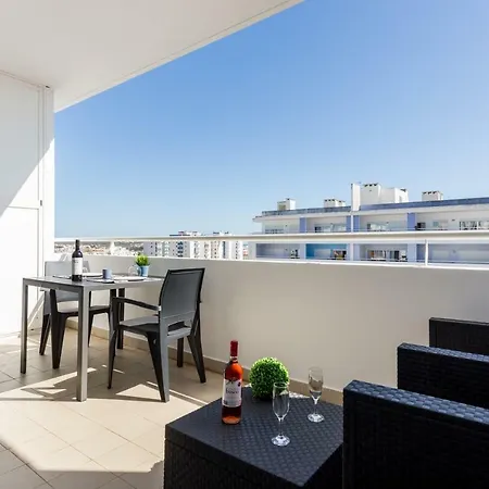 Behappy Top Floor Sunny Balcony With Relaxing Lounge 波尔蒂芒